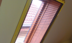Plissierte Insektenschutzgitter für Fenster mit der Bezeichnung POS 18